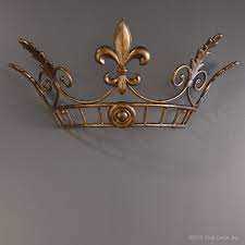 Heirloom Wall Crown Vintage Gold