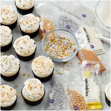 Последние твиты от cupcake ideas (@cupcakeideas). Gold Silver And White Sprinkles Cupcake Decorating Set 8 Piece Wilton