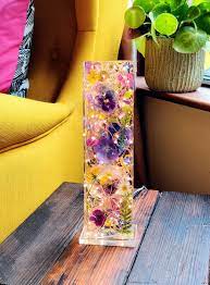 Putting flowers in a vase should be easy but watch and gain a few tips for designing flowers in a larger vase. Flowers And Resin Light Sculpture One Of A Kind Diy Resin Crafts Flower Resin Jewelry Diy Resin Art