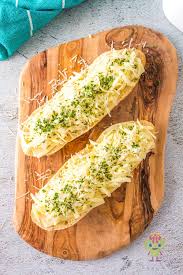 cheesy garlic bread in the air fryer