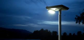 While satisfying the lighting requirements, the solar street light pole is designed as a comprehensive utilization light pole in urban construction to realize functions such as automatic light control and failure alarm, and connect with other public safety. Hulk S Series Solar Street Light