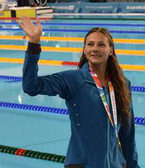 Český rekord vylepšila ve finále o 69 setin na 1:56,27. Barbora Seemanova Wikipedia