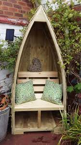 Boat Shaped Gothic Single Seat Garden