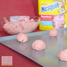 strawberry cookies baked with nesquik