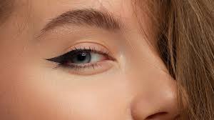 easy hack for a perfect winged liner