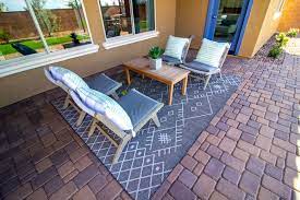 can outdoor rugs get wet it depends on