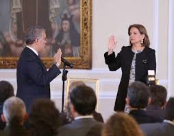 Nacida en barranquilla, abogada egresada de la corporación universitaria de la. Margarita Cabello Blanco Se Posesiona Como Nueva Ministra De Justicia