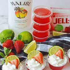 strawberry daiquiri jello shots