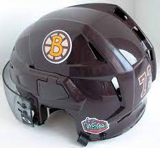 The nonprofit esplanade association installed a giant bruins helmet atop the statue of the beloved organizers say the helmet is 17 feet in circumference. 2009 10 Michael Ryder Boston Bruins Winter Classic Game Worn Helmet Photo Match Team Winter Classic Letter Gamewornauctions Net