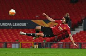 Edinson cavani statistics and career statistics, live sofascore ratings, heatmap and goal video highlights may be available on sofascore for some of edinson cavani and manchester united matches. Edinson Cavani To Extend His Stay With Manchester United