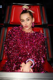 pics miley cyrus the voice outfits