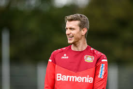 Born 27 april 1989) is a german footballer who plays as a right back or defensive midfielder for bayer leverkusen.he was raised in brannenburg, city in the district of rosenheim. Lars Bender Bayer 04 Leverkusen Fanshop