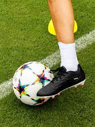 how to soccer cleats fit features
