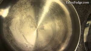 how to clean a stainless steel pan