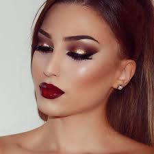 smokey eyes with red lips thats sensous