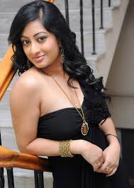 Beauty Galore HD : Kannada Film Actress Tejaswini Prakash Hot Cleavage Show