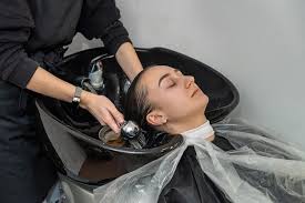 washing the head in a beauty salon