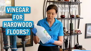 use vinegar to clean hardwood floors
