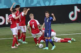 Christian eriksen đã đột quỵ trong trận đấu giữa đan mạch và phần lan tại lượt trận đầu tiên vòng bảng euro 2020. Rtpzl2e8j5t3mm