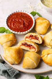 easy 3 ing air fryer pizza puffs