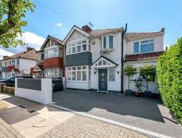 4 bedroom houses to in nw10