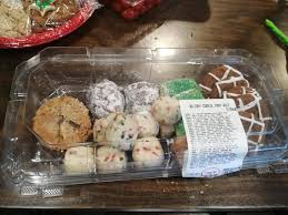 (there are also lots of other ways to stretch your holiday budget at costco.) christmas light cookies from. Bakery Holiday Cookies Costco