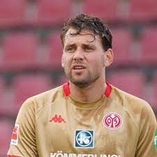 Ádám szalai was born on december 9, 1987 in budapest, hungary. Fsv Mainz 05 Nach Eskalation Um Adam Szalai Gibt Es Nur Verlierer Fussball