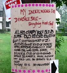 35 Hilarious Garage Sale Signs That Will Surely Lure You In