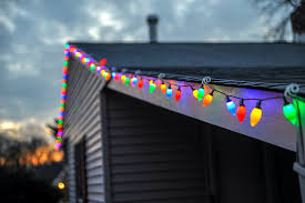 hanging christmas lights san marcos