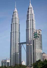 The neighborhood known as kuala lumpur city centre (klcc) is quite literally the heart of the malaysian capital and home to some of the country's most recognizable landmarks, including the petronas twin towers. Klcc Menara Kembar Kuala Klcc Menara Kembar Kuala Lumpur