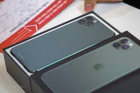 Mổ xẻ' chiếc iPhone 11 Pro Max màu xanh rêu đầu tiên tại Hà Nội | Sản phẩm  mới