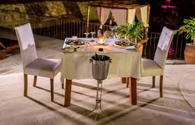 how to arrange a candle light dinner at
