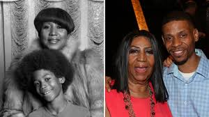 Aretha franklin with son kecalf and granddaughter. How Many Children Did Aretha Franklin Have And Where Are They Now Smooth