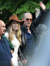 Johnny depp and amber heard said 'i do' for the second time on the actor's own private island in the bahamas. Johnny Depp And Amber Heard To Surprise Party Guests With Wedding On New Year S Eve Mirror Online