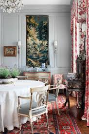 Use a single valance alone or add one in between multiple swags or panels to add width for longer windows. 15 Most Charming English Country Dining Room Decor Ideas