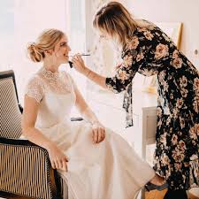 6 mistakes makeup artists wish brides