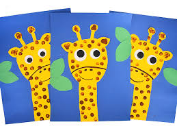 In honor of april and her new little one, today we are sharing an easy giraffe craft for kids! Fingerprint Giraffe Craft Our Kid Things