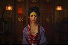 The movie also spends a lot of time focusing on her struggles of pretending to be a man. Mulan Trailer And New Delay For The Disney Live Action Movie Sortiraparis Com