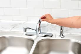 how to remove a kitchen faucet
