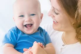 .lächeln babys vor allem dann, wenn sie ein gesicht sehen, beispielsweise das von mutter oder vater. Babyentwicklung Darum Lacht Ihr Baby Kidsroom De Baby Blog