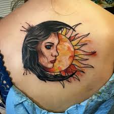 le tatouage lune et soleil et la danse