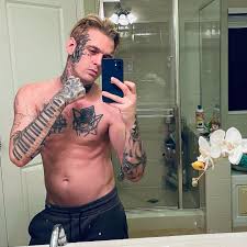 In 2017, he gained international attention after appearing on the doctors and weighing a however, in 2019, carter caused concern once again after getting a shocking face tattoo that left many questioning his mental health. Aaron Carter Gainz Celebrityboxing1 I Told You All I D Reach My Goal Of 175 Lbs When Are All Of You Gonna Realize I Always Do What I Set Out To