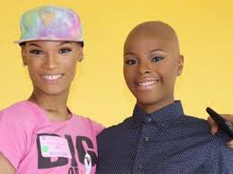 makeup artist is giving cancer patients