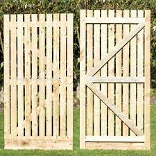 Wooden Palisade Gate Quality Gates