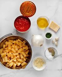 easy rigatoni pasta tomato sauce