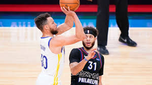 Curry has one year left on his contract with the warriors and is eligible to sign an extension this offseason. Curry Hits 10 3s Scores 49 In Warriors Win In Philly Abc News