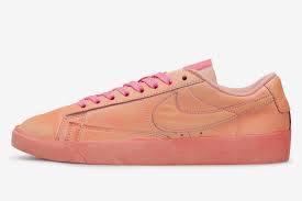 Wanting to grab everyone's attention, nike designers constricted the the blazer, one of the earliest sneakers released in nike basketball, is now considered a casual sneaker. Comme Des Garcons X Nike Blazer Low Pink Buy Here