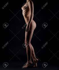 Mujer Cuerpo Desnudo. Mujer Sensual Desnuda Erótica Fotos, retratos,  imágenes y fotografía de archivo libres de derecho. Image 45218077