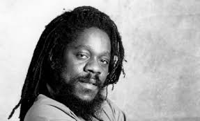 Heute vor 56 Jahren wurde der Crown Prince of Reggae, Dennis Emmanuel Brown, geboren. Wie so viele andere ist er leider viel zu früh (im Sommer &#39;99) von uns ... - dennis_brown_rastafari