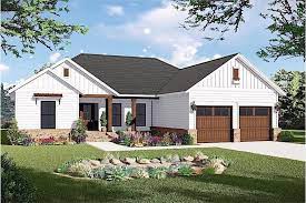 Traditional Ranch Home Plan 3 Bedrm